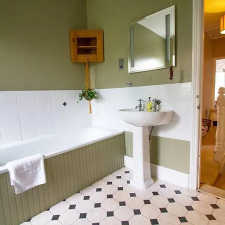 Lägenhet Victorian House In Trendy Southville 2bed & Garden *