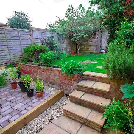 Victorian House In Trendy Southville 2bed & Garden * Bristol