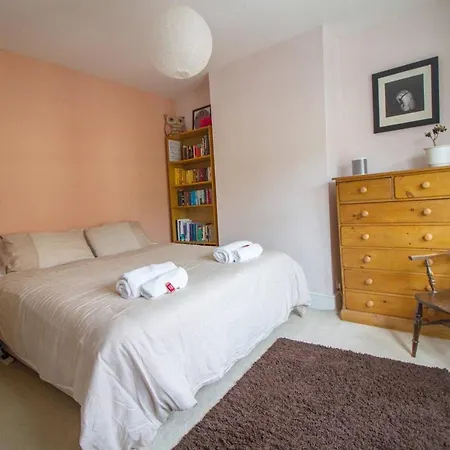 Victorian House In Trendy Southville 2bed & Garden Lägenhet
